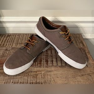 Polo Faxon low-top men’s canvas sneakers size 9.5.